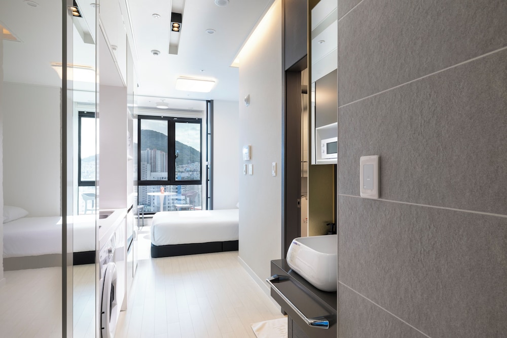 Double Room, High Floor