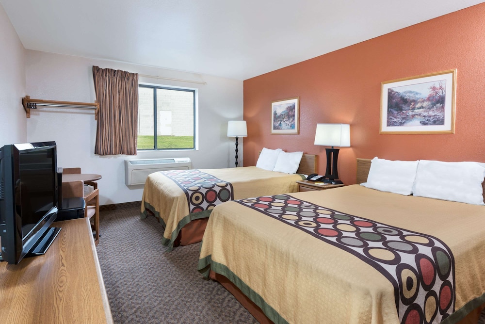 Standard Room, 2 Queen Beds - Photo 1