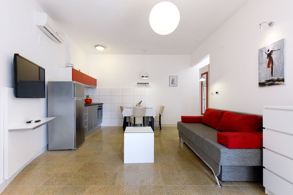 Dolfijn. Appartement met Terras, Direct aan het Strand photo 3