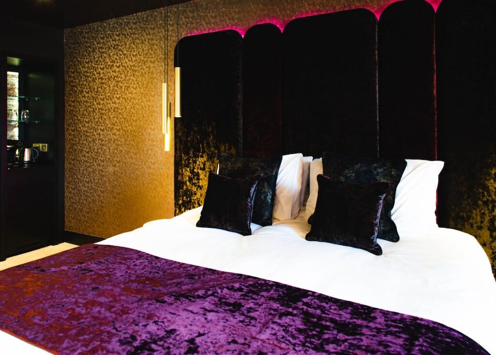 Deluxe Suite photo 3