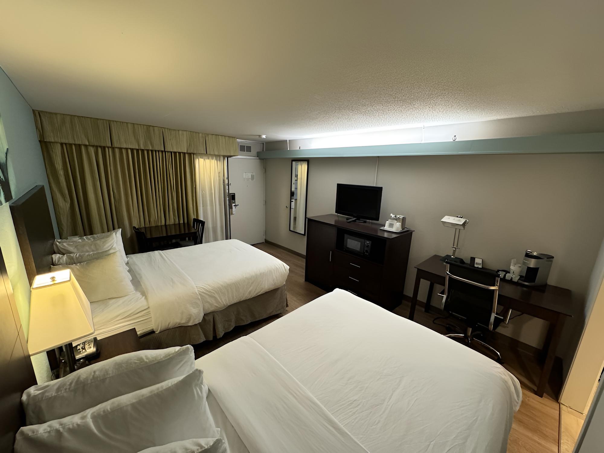 Room, 2 Double Beds, Non Smoking - Photo 2