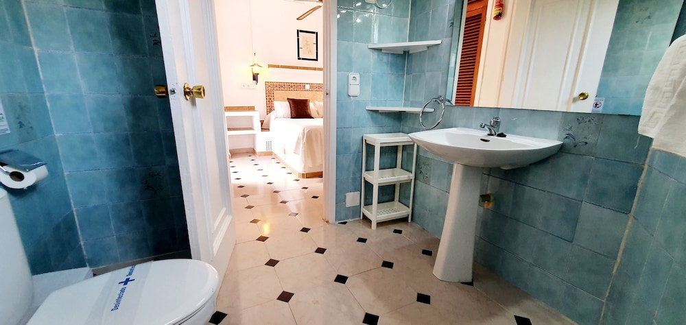 Classic Studio, 1 Double Bed, Kitchenette, Pool View photo 3