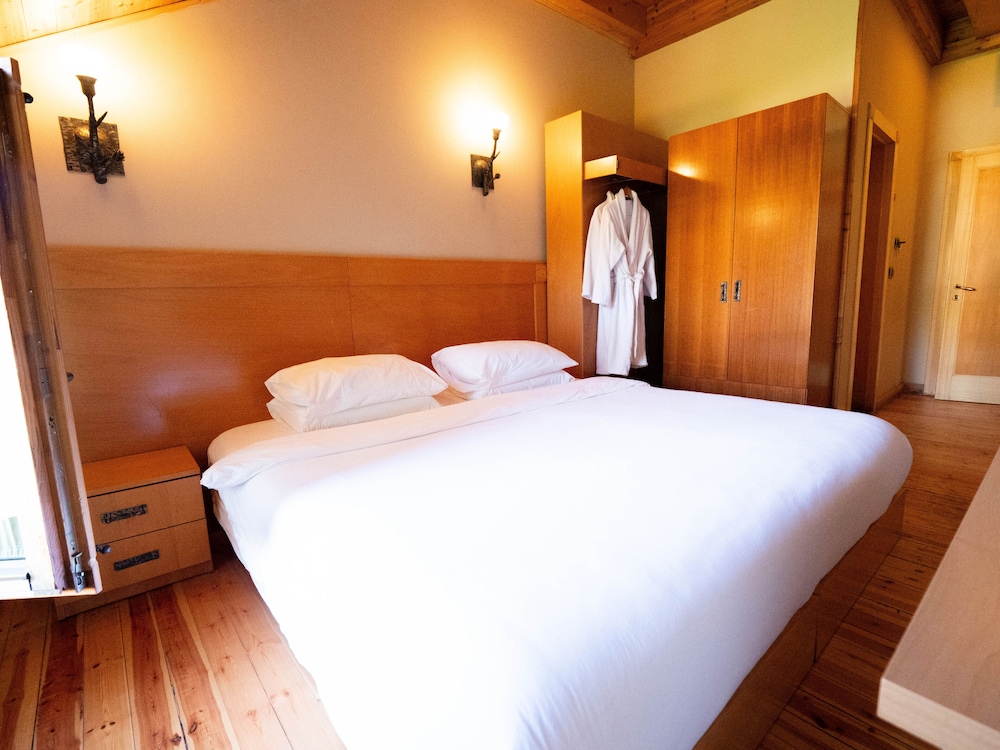Classic Double Room, Bathtub, Valley View photo 1