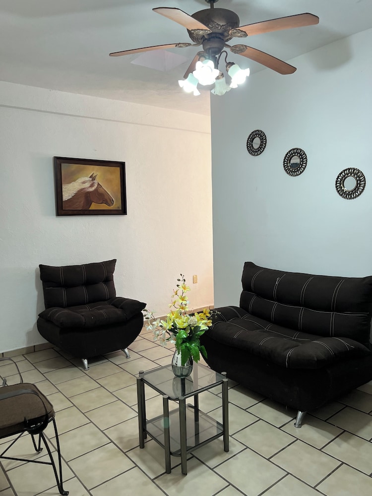 Classic Apartment photo 2