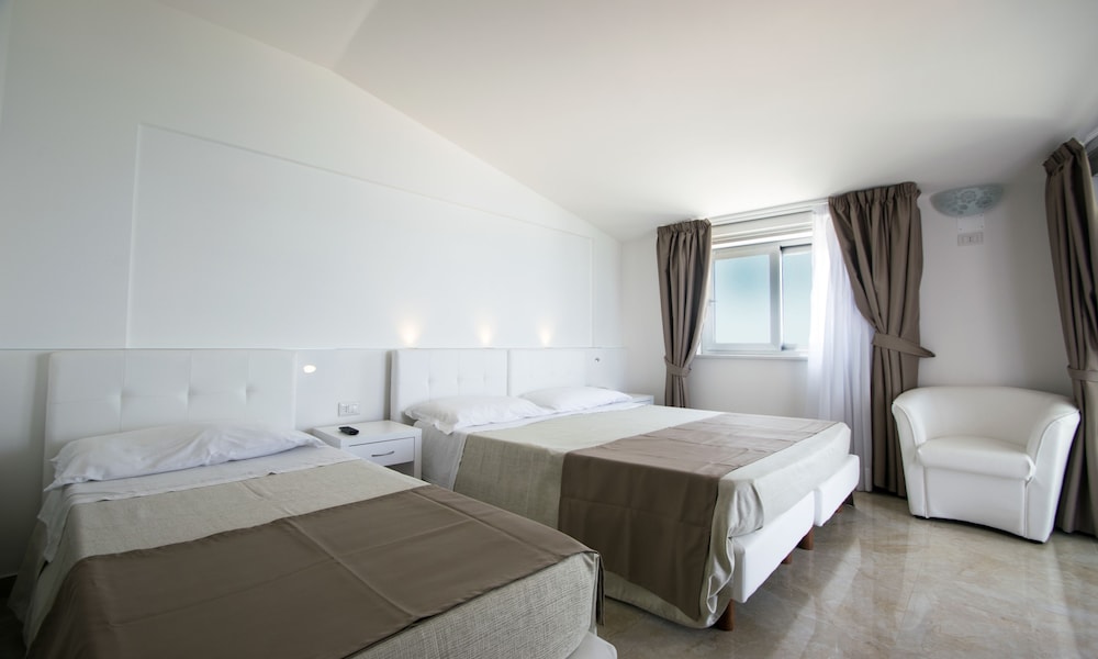 Panoramic Room, Multiple Beds, Balcony, Ocean View photo 1