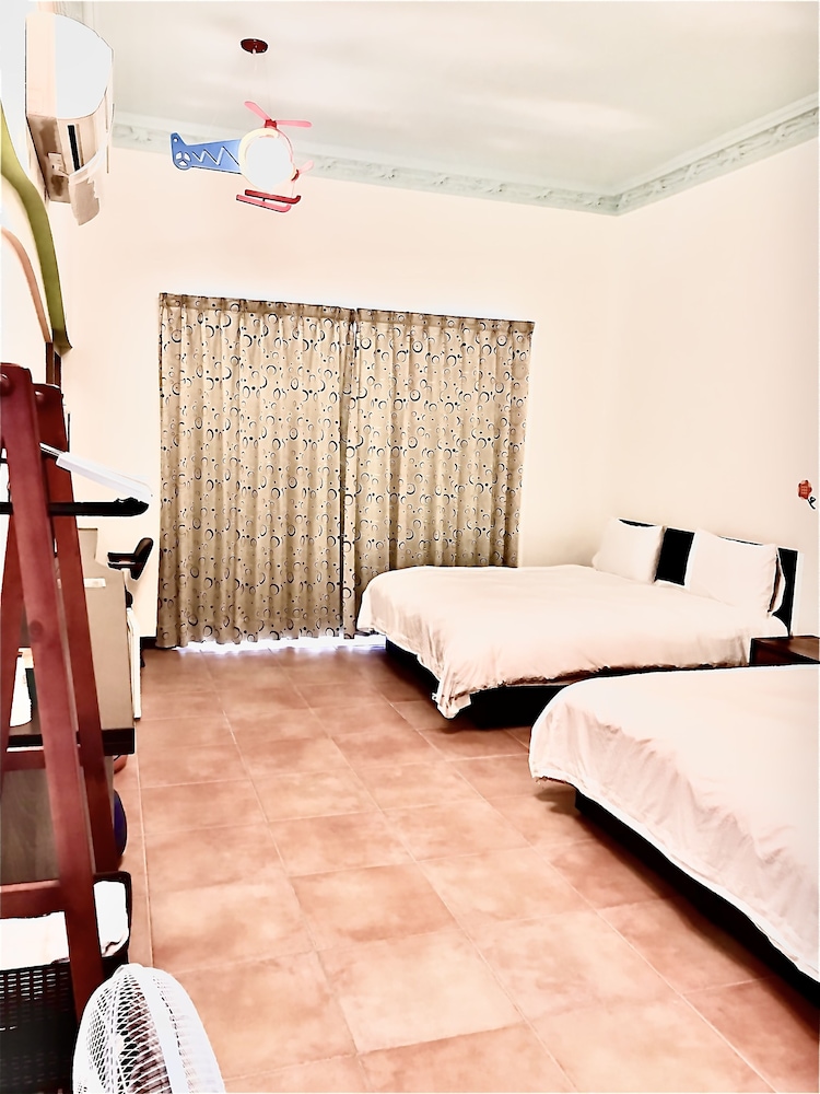 Quadruple Room (B03) photo 2