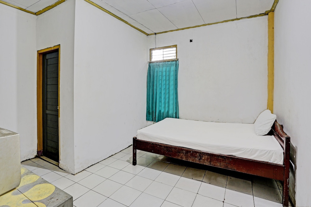 Basic Single Room photo 3