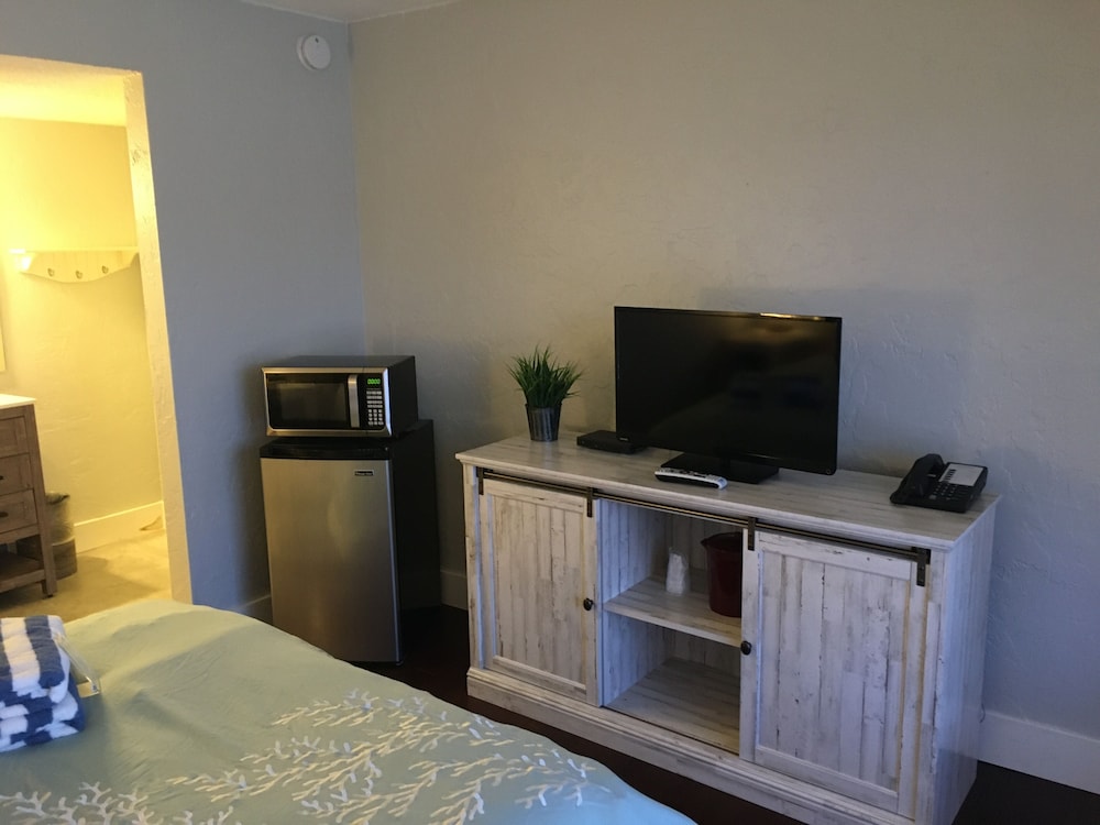 Comfort Bungalow, 1 King Bed with Sofa bed, Courtyard View