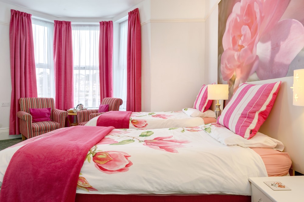 Twin Room - Photo 2