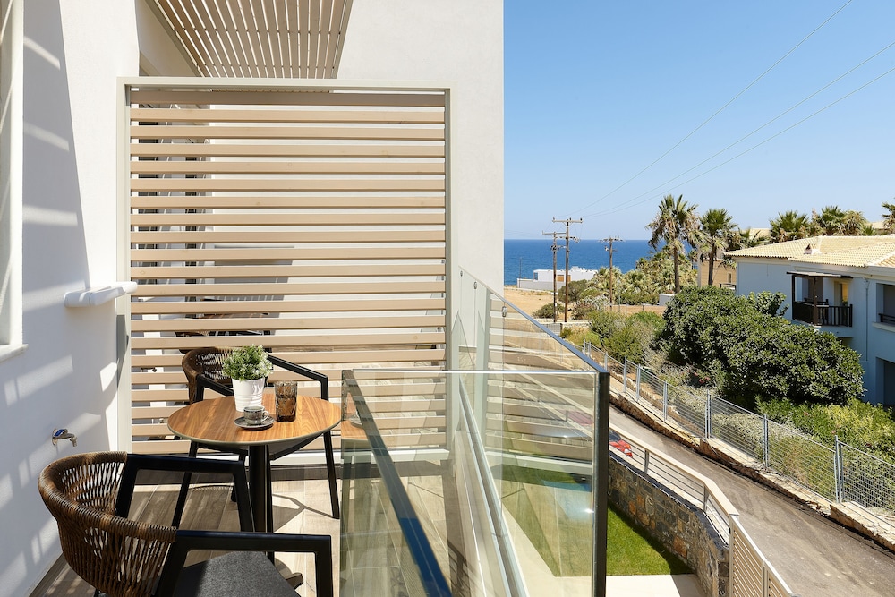 Junior Suite with Partial Sea View - Photo 5