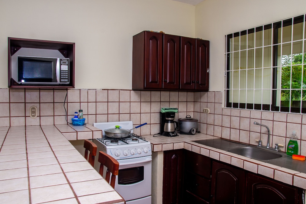 Family Condo, 2 Bedrooms, Mountain View photo 3