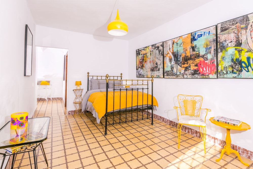 Senior Suite, 1 Queen Bed, Terrace photo 2