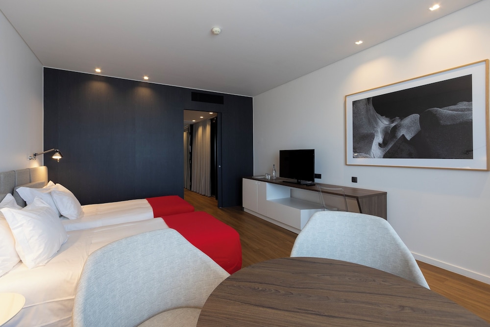 Double or Twin Room, Sea View - Photo 2