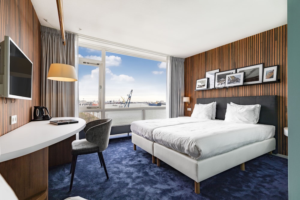 Standard Double or Twin Room, River View (Matroos) - Photo 2