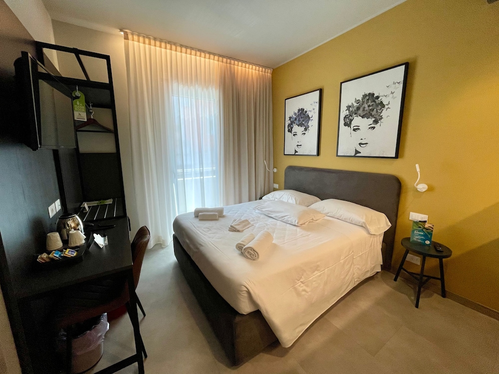 Superior Room - Photo 7