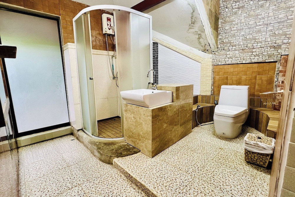 Premium Quadruple Room - Photo 3