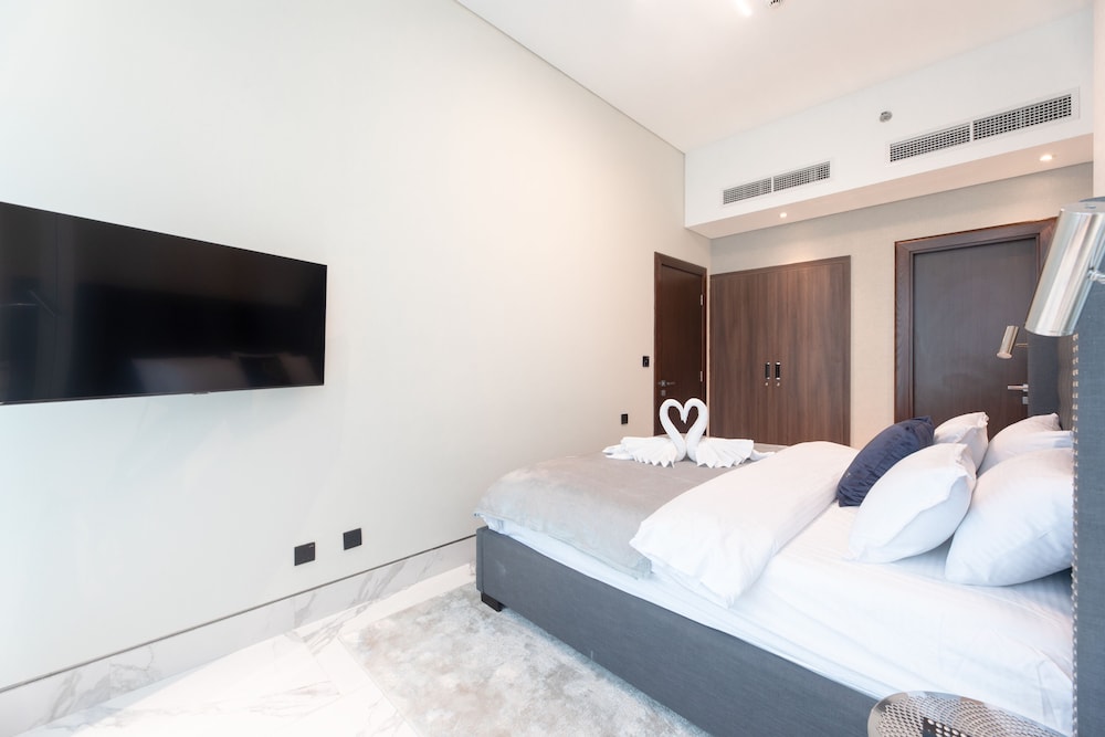 Romantic Apartment, 1 Queen Bed with Sofa bed, Canal View photo 1