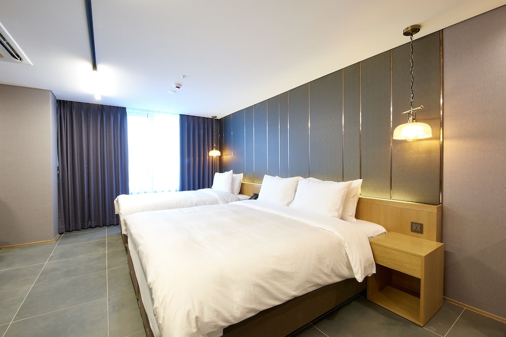 Deluxe Twin Room photo 3