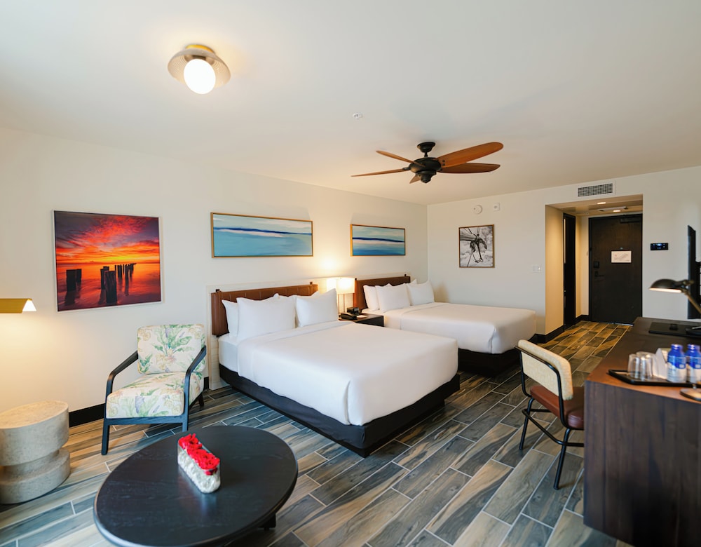 Deluxe Room, 2 Queen Beds, Balcony, River View