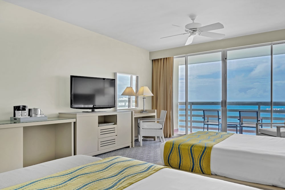 Room, 2 Queen Beds, Ocean View - Photo 1