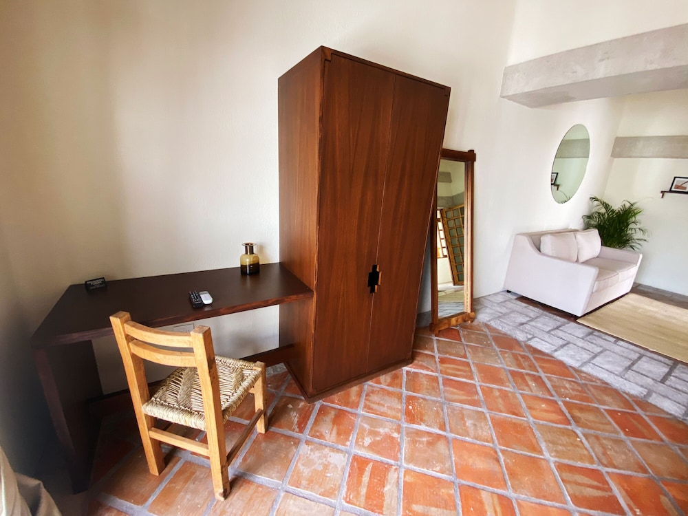 Deluxe Room - Photo 14