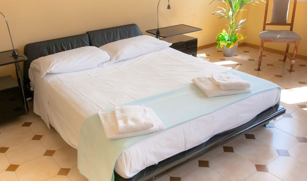 Double Room, Private Bathroom (External)