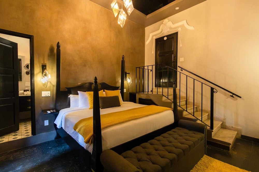 Comfort Double Room, 1 King Bed, Fireplace, Courtyard View, GENOA