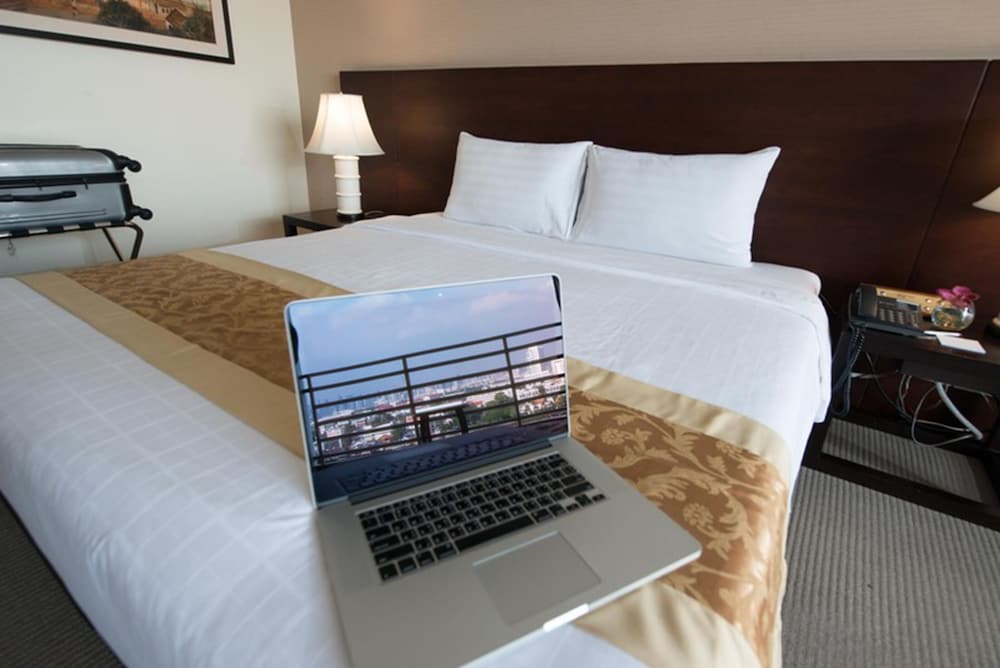 Premier Room (River View) photo 2