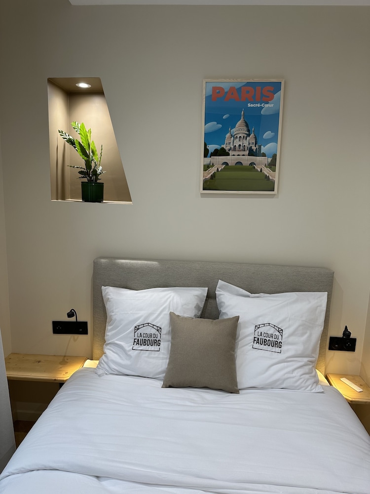 City Room photo 3