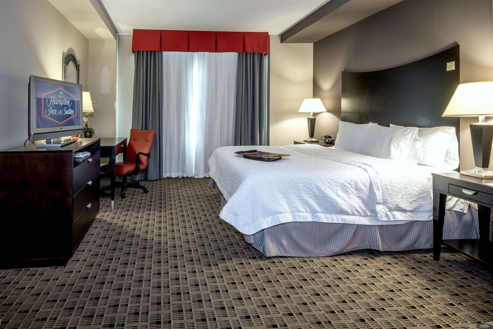 Room, 1 King Bed, Accessible - Photo 4