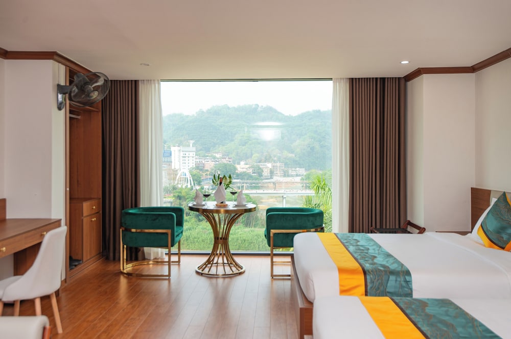 Deluxe Double or Twin Room, City View photo 2
