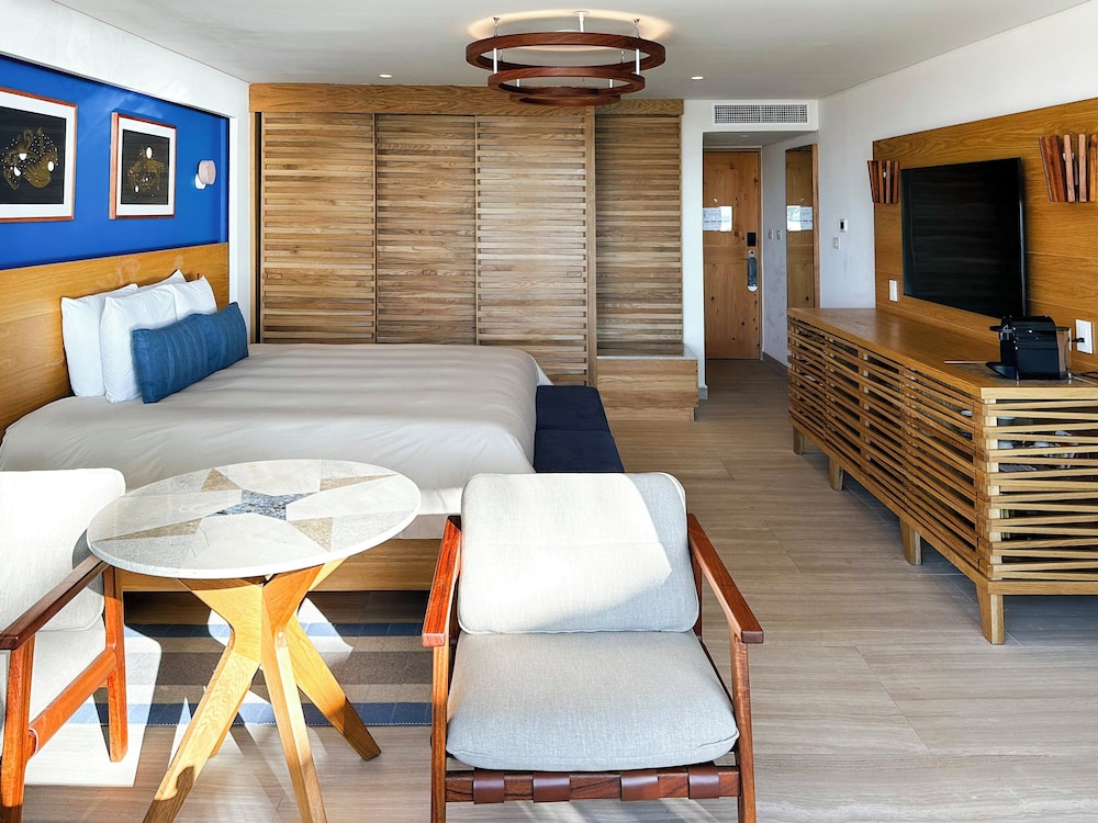 Classic Room, 2 Queen Beds, Accessible
