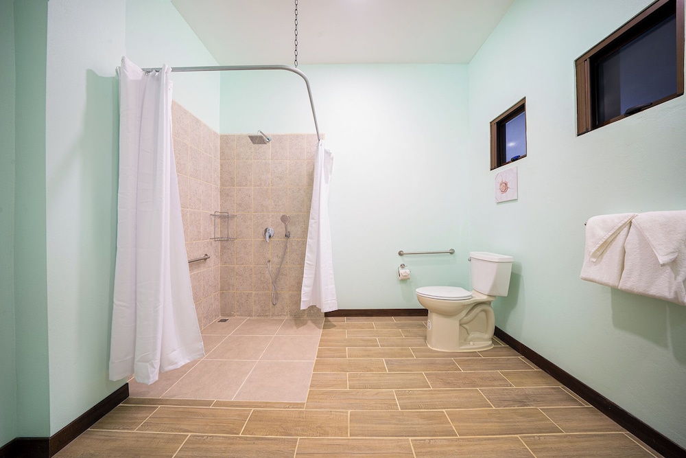 Junior Room, 1 Bedroom, Shower Grab Bars, Ground Floor photo 2