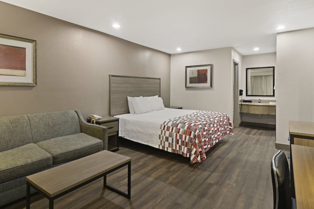 Superior Room, 1 King Bed, Non Smoking - Photo 1