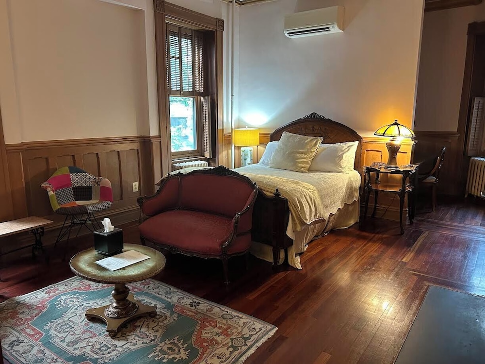 Comfort Room, 1 Queen Bed photo 1