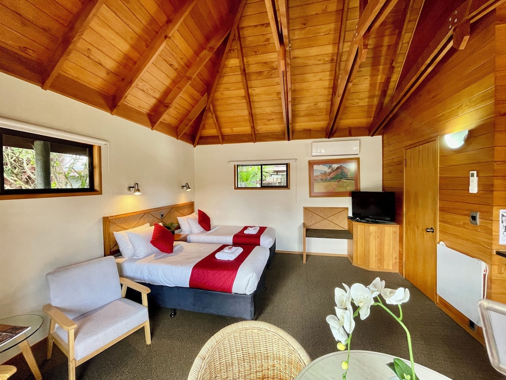Deluxe Cabin, 2 Twin Beds, Garden View photo 1