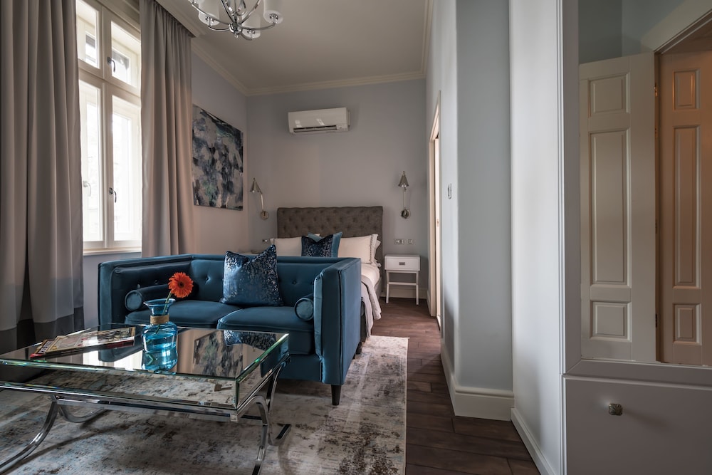 Deluxe Double Room, 1 Queen Bed photo 2
