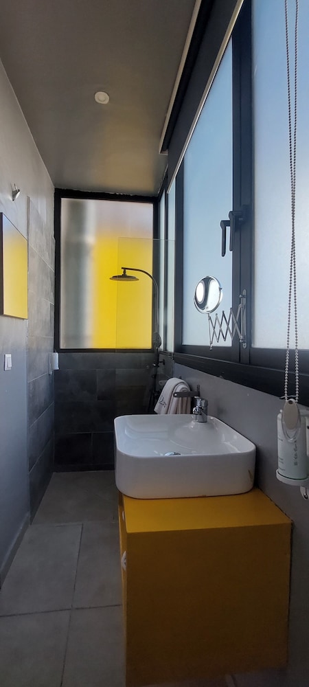 Executive Suite - Photo 25