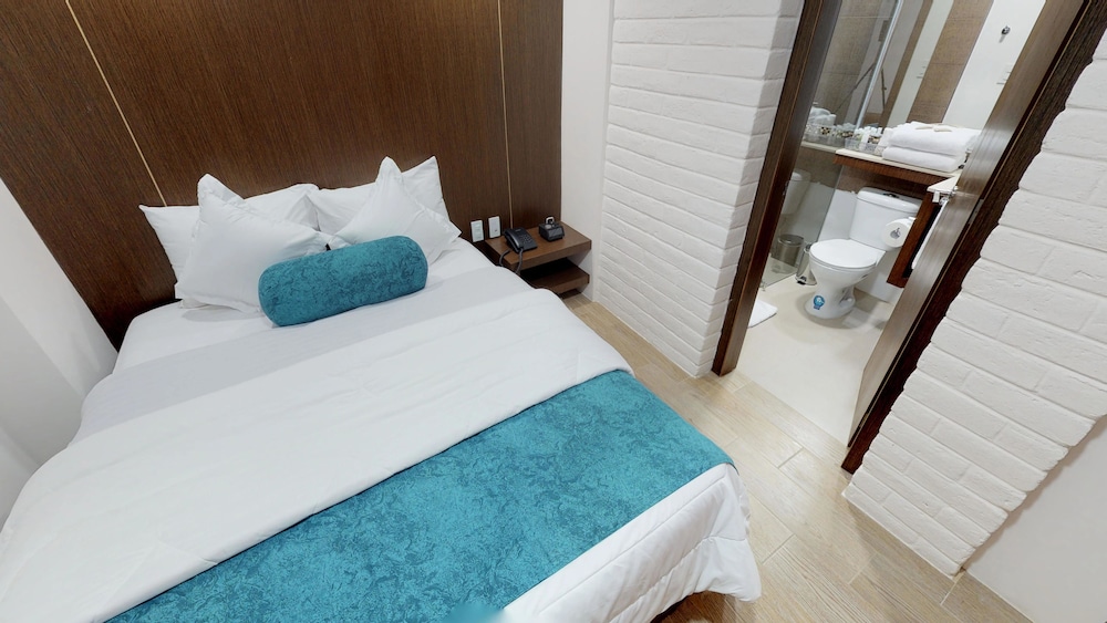 Superior Room, 1 Queen Bed, Non Smoking photo 2