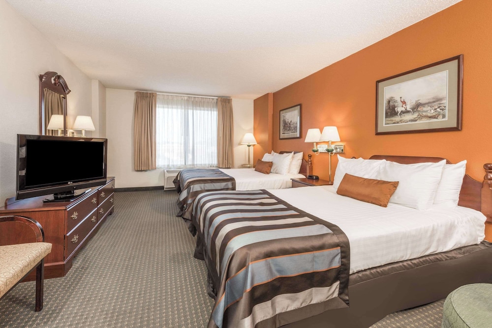 Room, 2 Double Beds - Photo 1