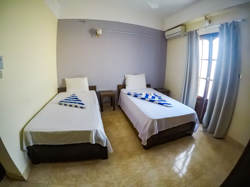 Standard Twin Room, 2 Twin Beds, Balcony, Mountain View