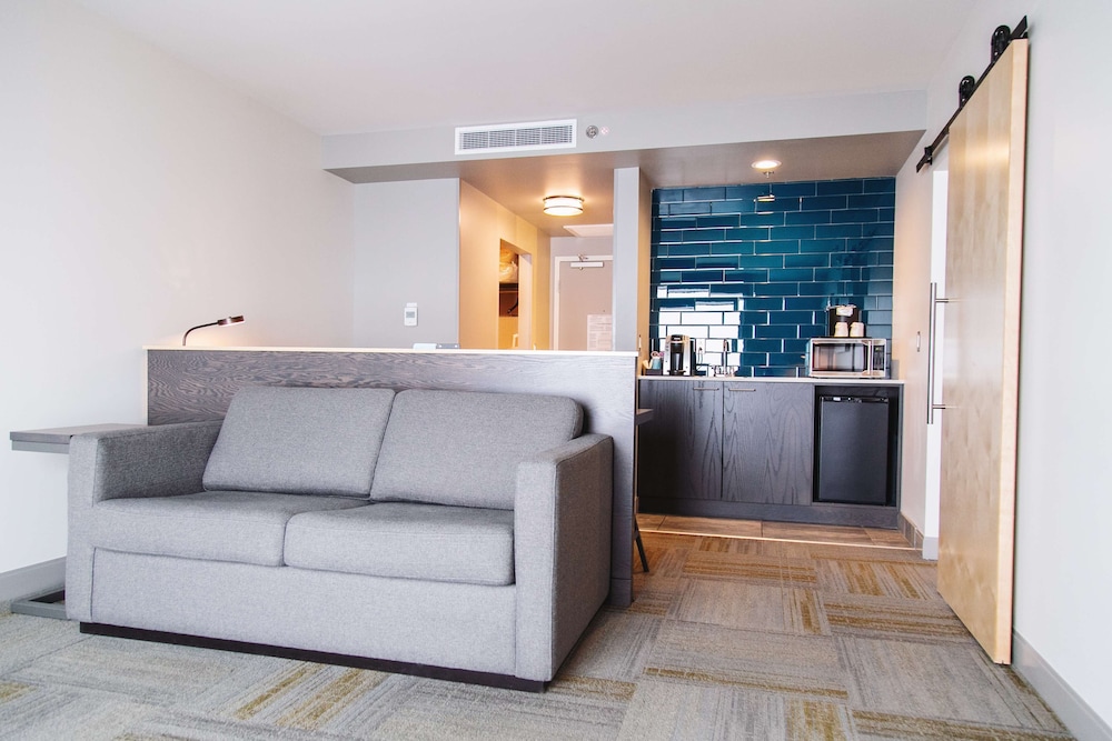 Suite, 1 Bedroom (1 King Bed)