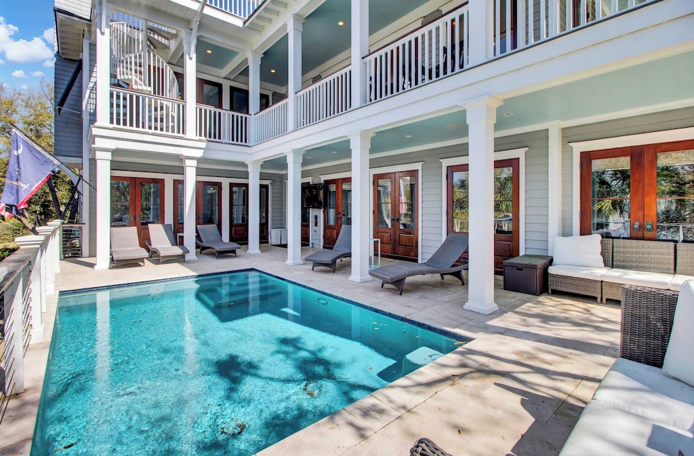 House (6 Bedrooms) photo 2