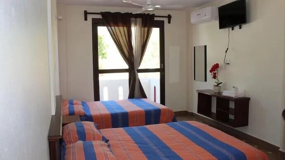 Standard Room, 2 Double Beds photo 3