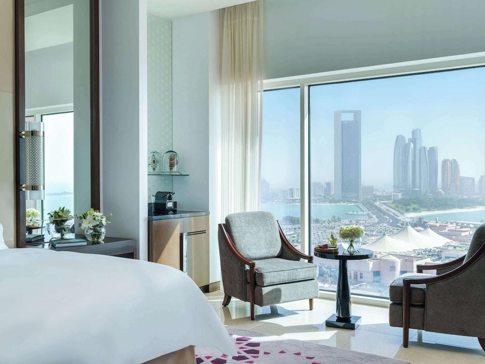 Superior Room, 1 King Bed