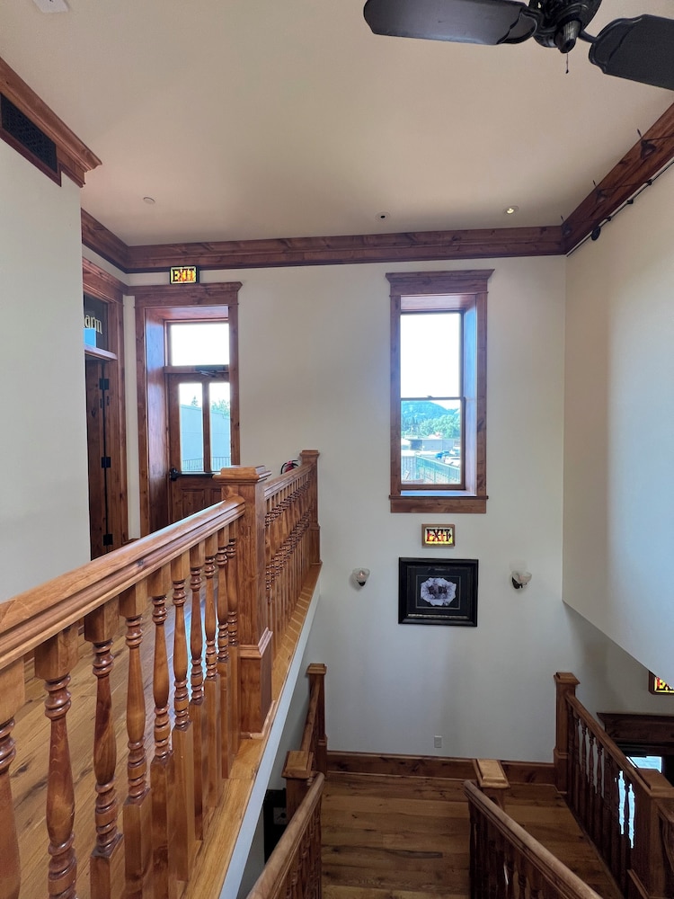 Luxury House photo 3