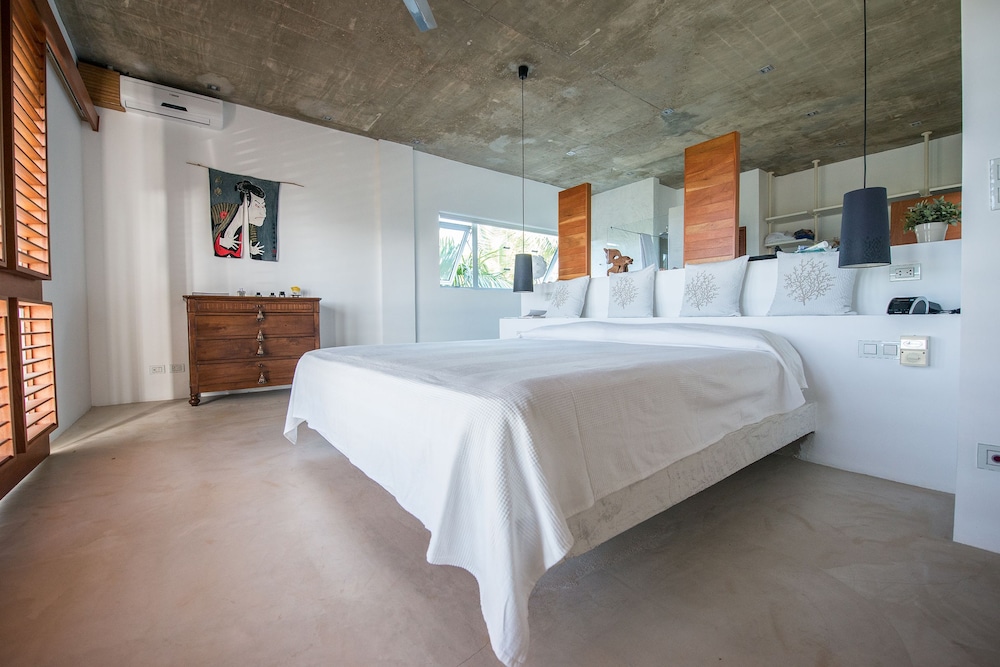 Luxury Villa, 4 Bedrooms photo 2
