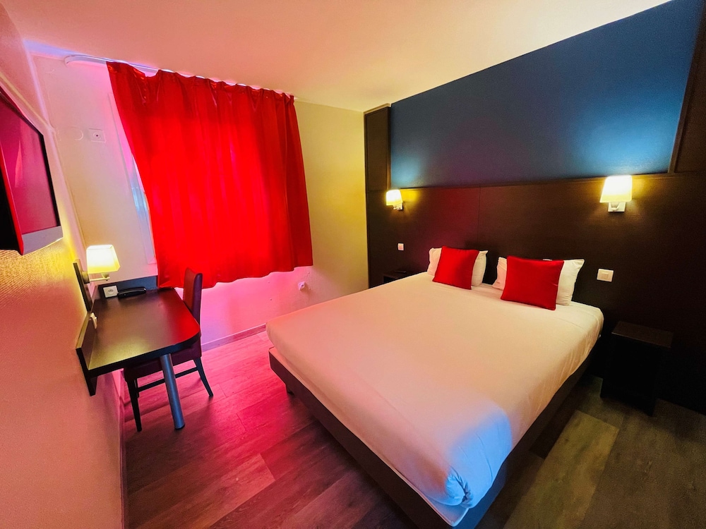 Standard Room, 1 Queen Bed - Photo 4