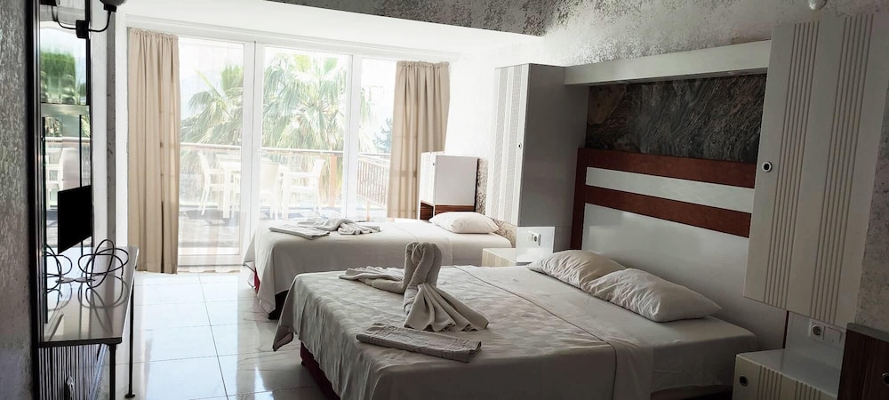 Comfort Triple Room