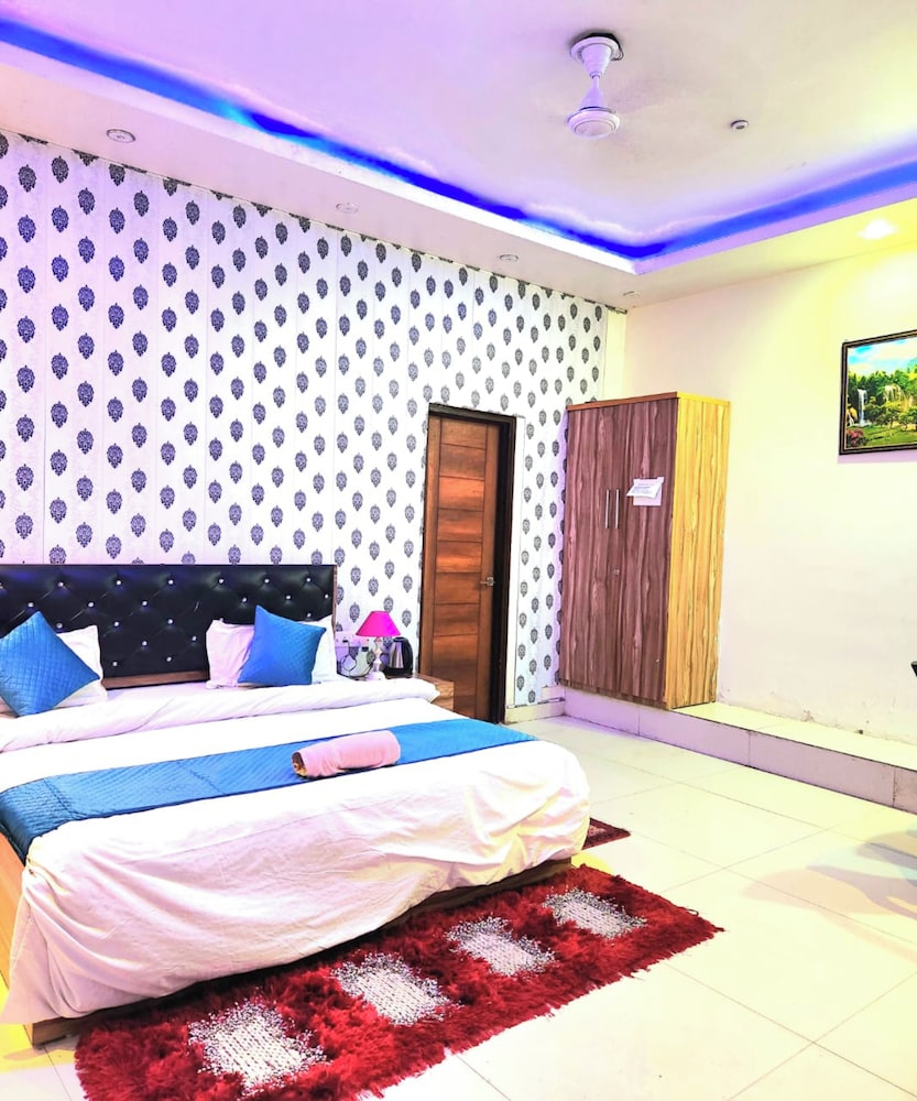 Deluxe Double Room, City View